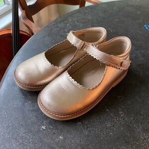 Elephantito Girls Gold Mary Jane Dress Shoes with Scalloped Edge